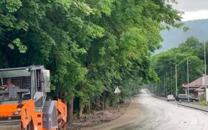 Продолжается реконструкция трехкилометрового подъезда к Попову Хутору