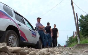 В дома на улице Ватаева в Беслане затекает дождевая вода