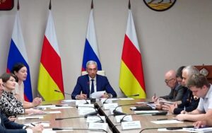Цæгат Ирыстоны хицауады сæрдар Дзанайты Барис амыдта ног ахуыры азмæ скъолаты цæттæдзинады фæдыл æмбырд