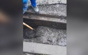 Водоканал чистит забитые ливнеприемники Владикавказа