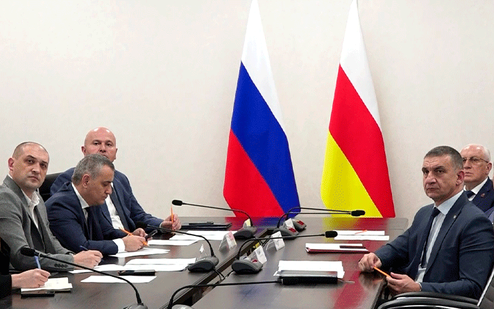 Борис Джанаев и гендиректор АО «Росагролизинг» Павел Косов обсудили ключевые направления сотрудничества