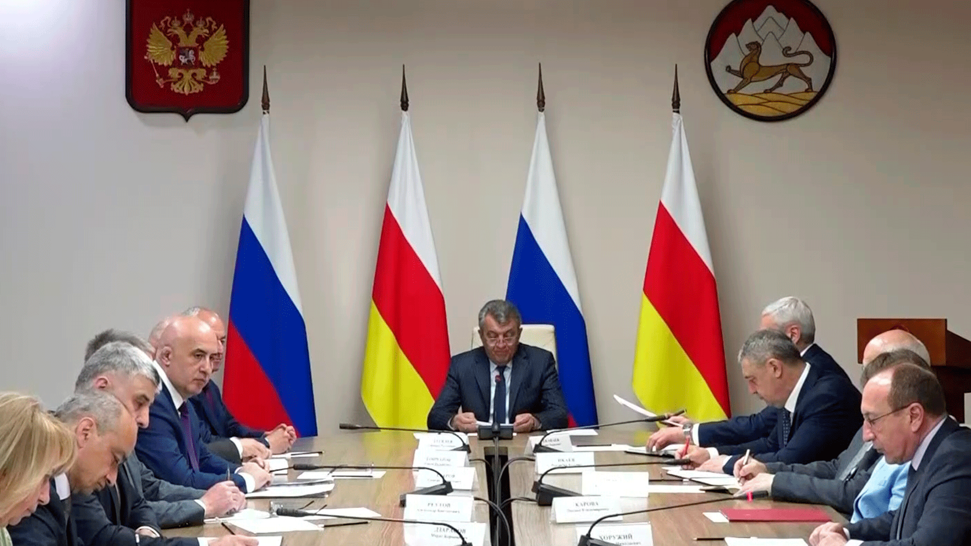 Сергей Меняйло провел еженедельное аппаратное совещание