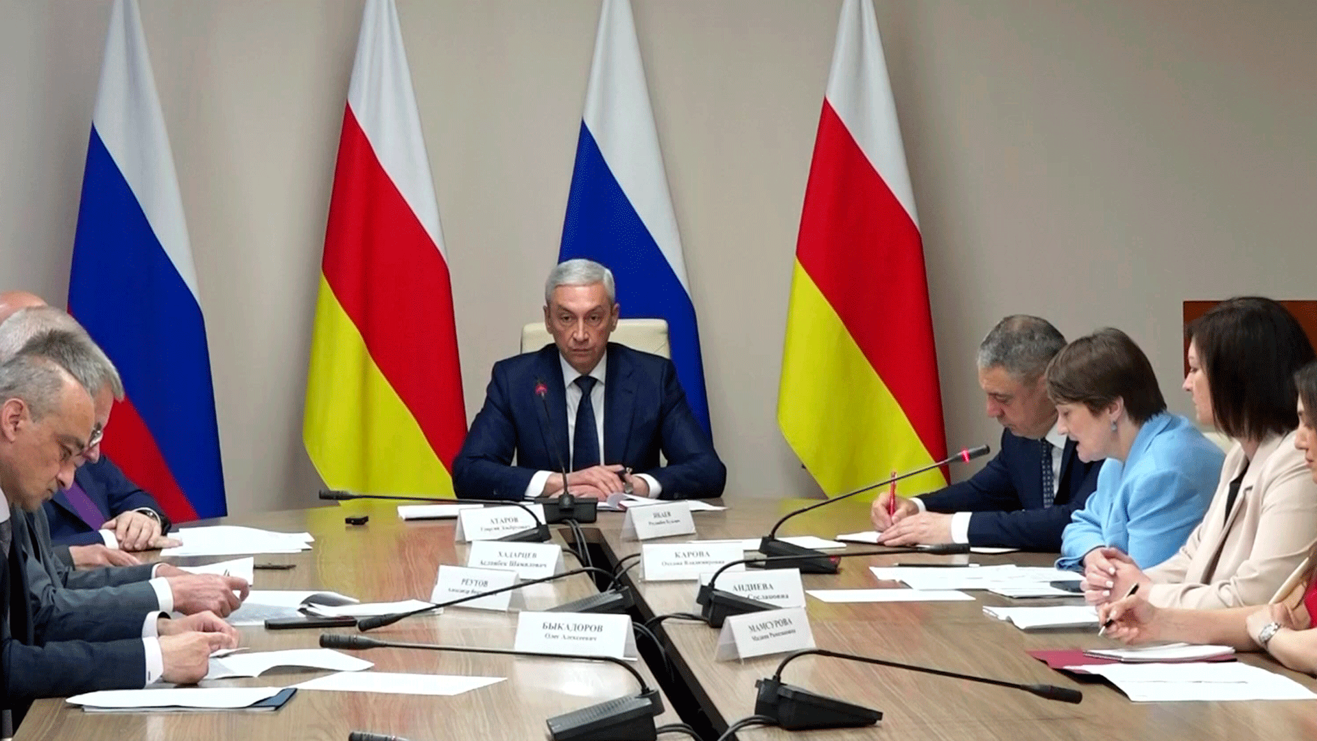 Борис Джанаев провел заседание Правительственной комиссии по бюджетным проектировкам