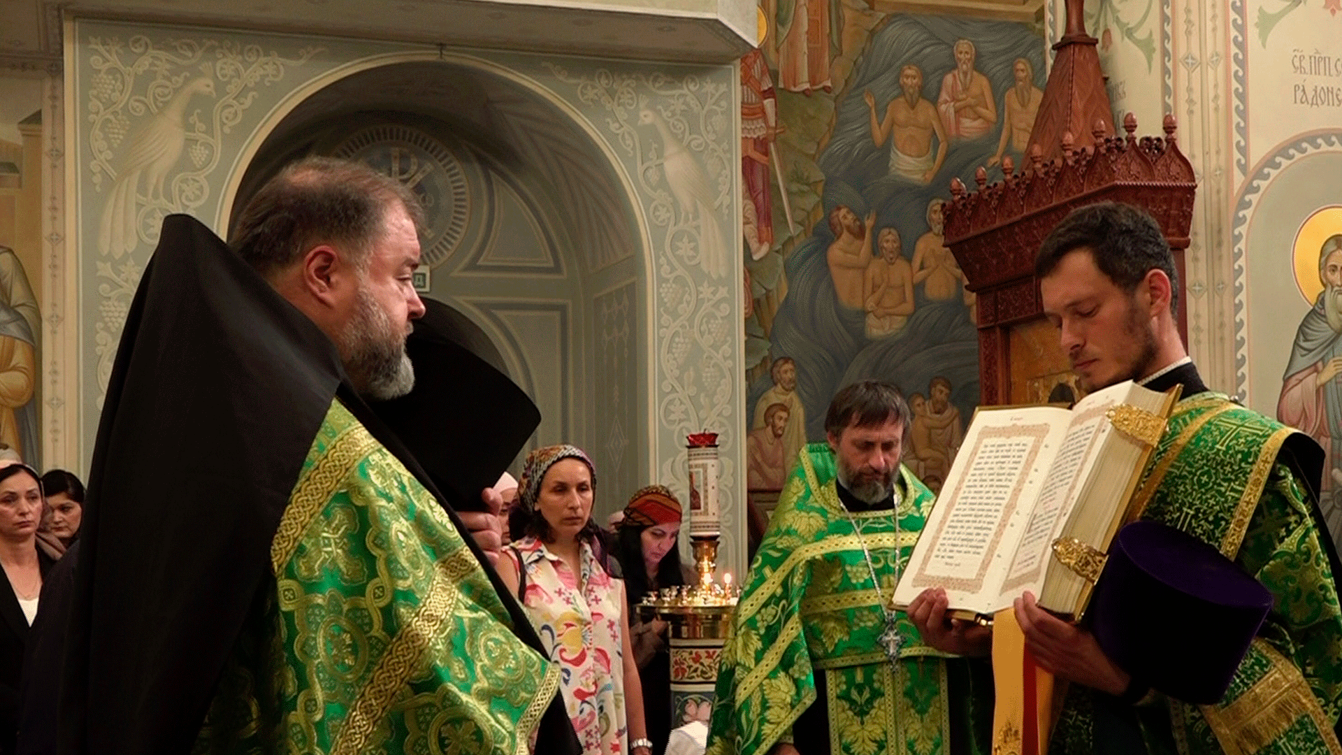 Православные отметили День семьи, любви и верности