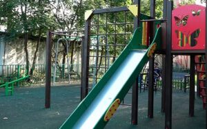 Жители Балты добиваются установки детской площадки на улице Мира