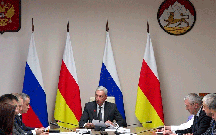 Артаг-энергетикон комплексы æмæ республикæйы цæрæнуæтты-коммуналон хæдзарады цæттæдзинадыл хъармгæнæн сезонмæ ныхас цыд сæрмагонд æмбырды