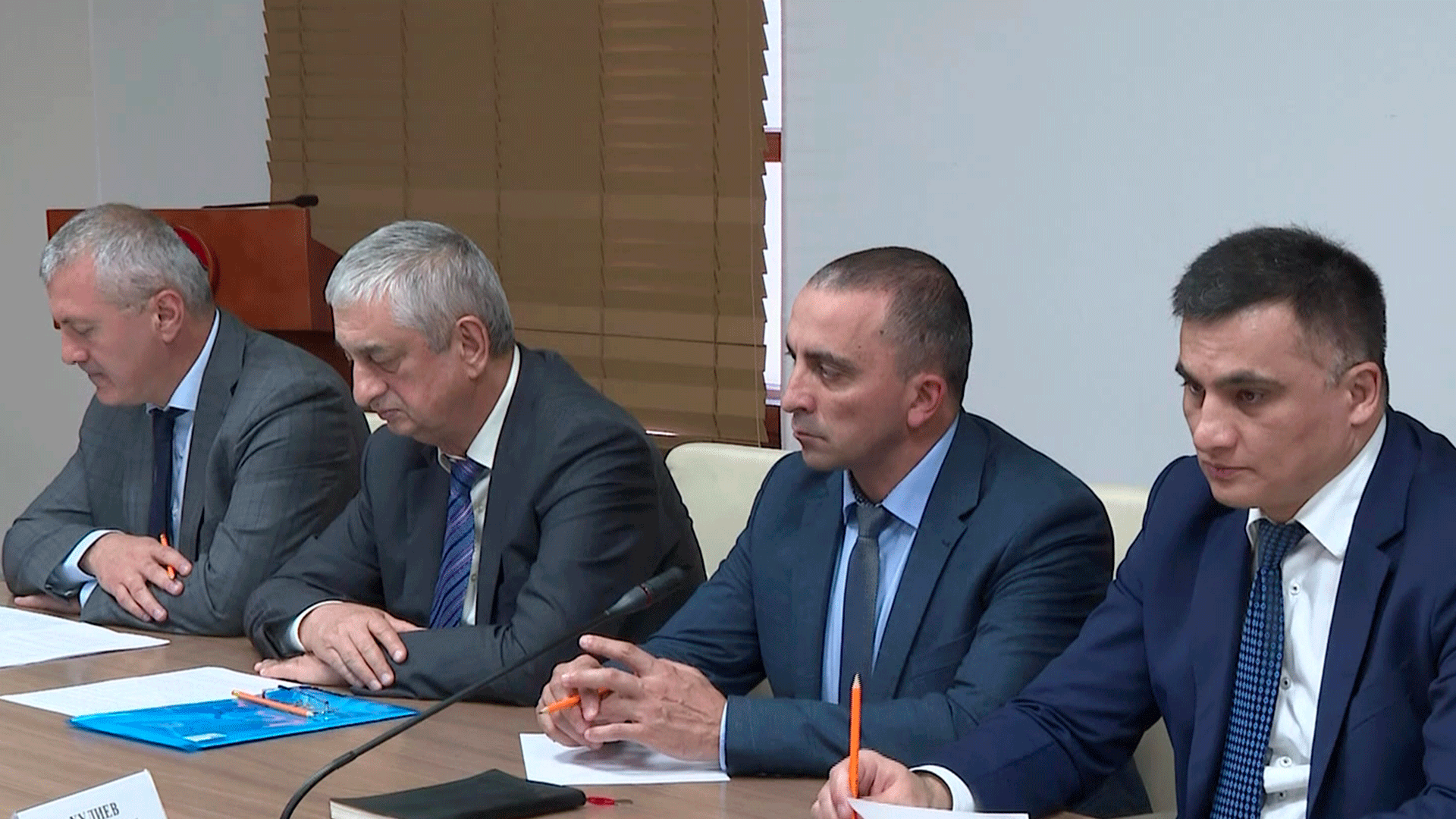 Борис Джанаев провел совещание по прохождению осенне-зимнего периода