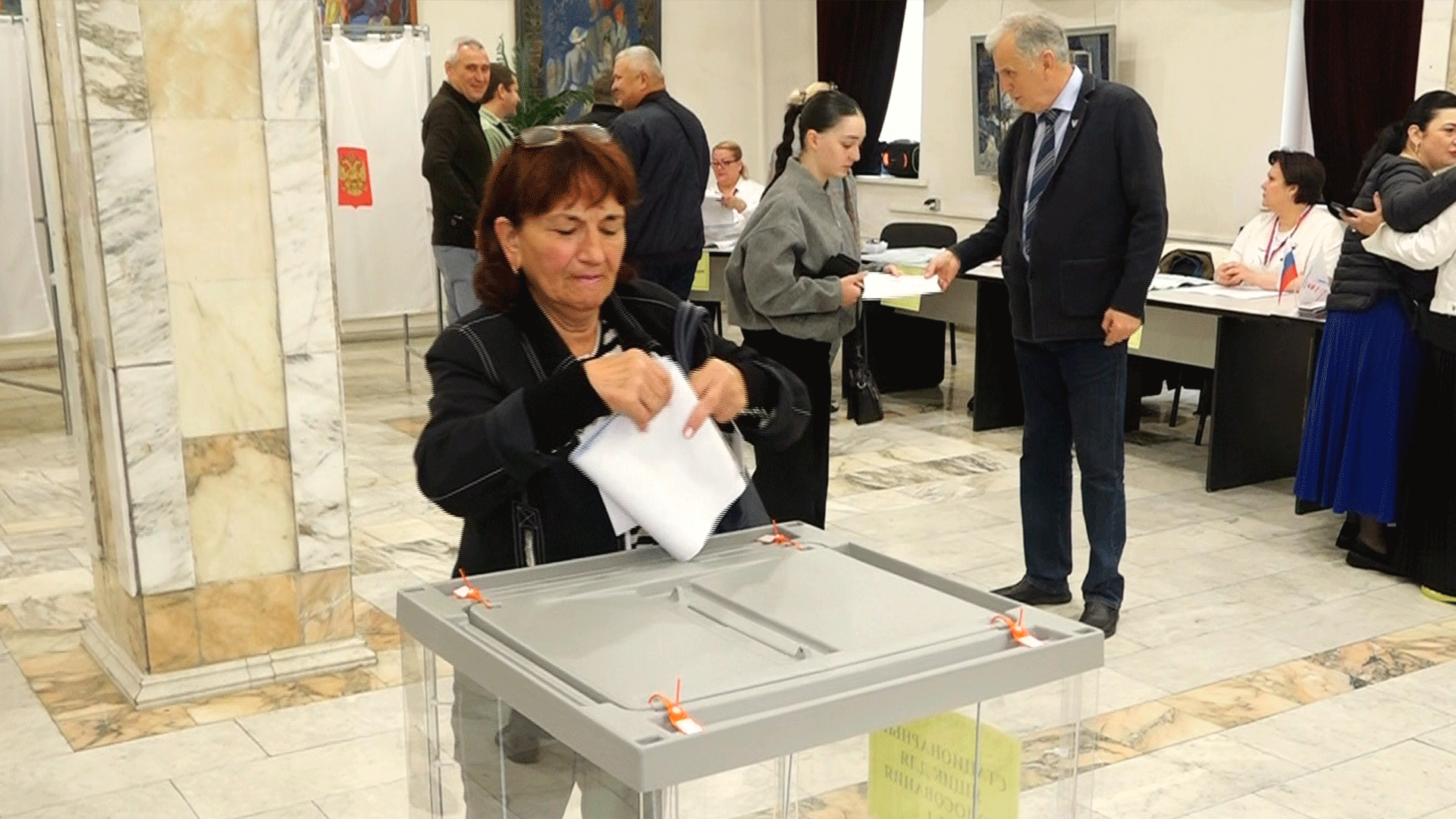 Сегодня началось голосование на выборах депутатов государственной думы Федерального собрания РФ IX созыва