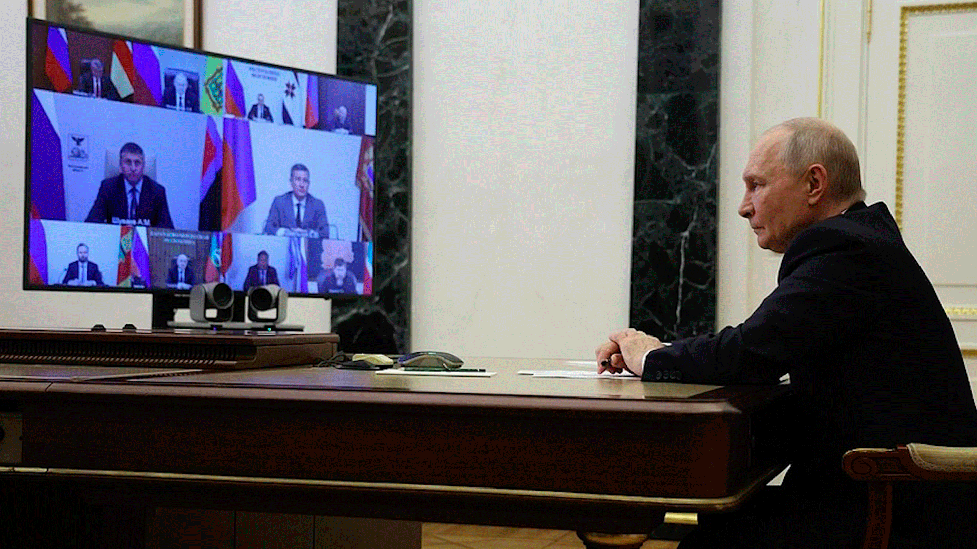 Владимир Путин видеобастдзинады фæрцы амыдта регионты æвзæрст сæргълæуджытимæ æмбырд