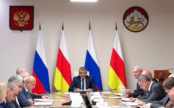 Подготовка к выборам, ситуация с топливом и готовность к отопительному сезону: еженедельное аппаратное совещание