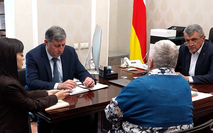 Сергей Меняйло фембæлд республикæйы цæрджытимæ