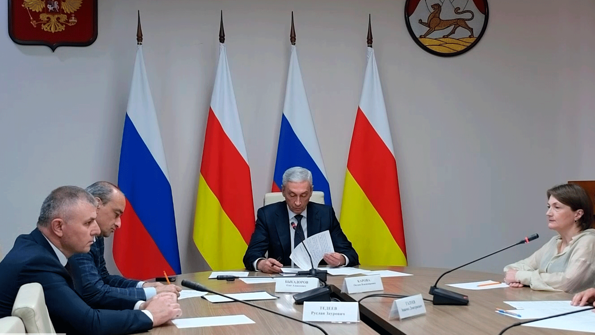 Борис Джанаев провел совещание по вопросам сохранения объектов культурного наследия, расположенных на территории республики