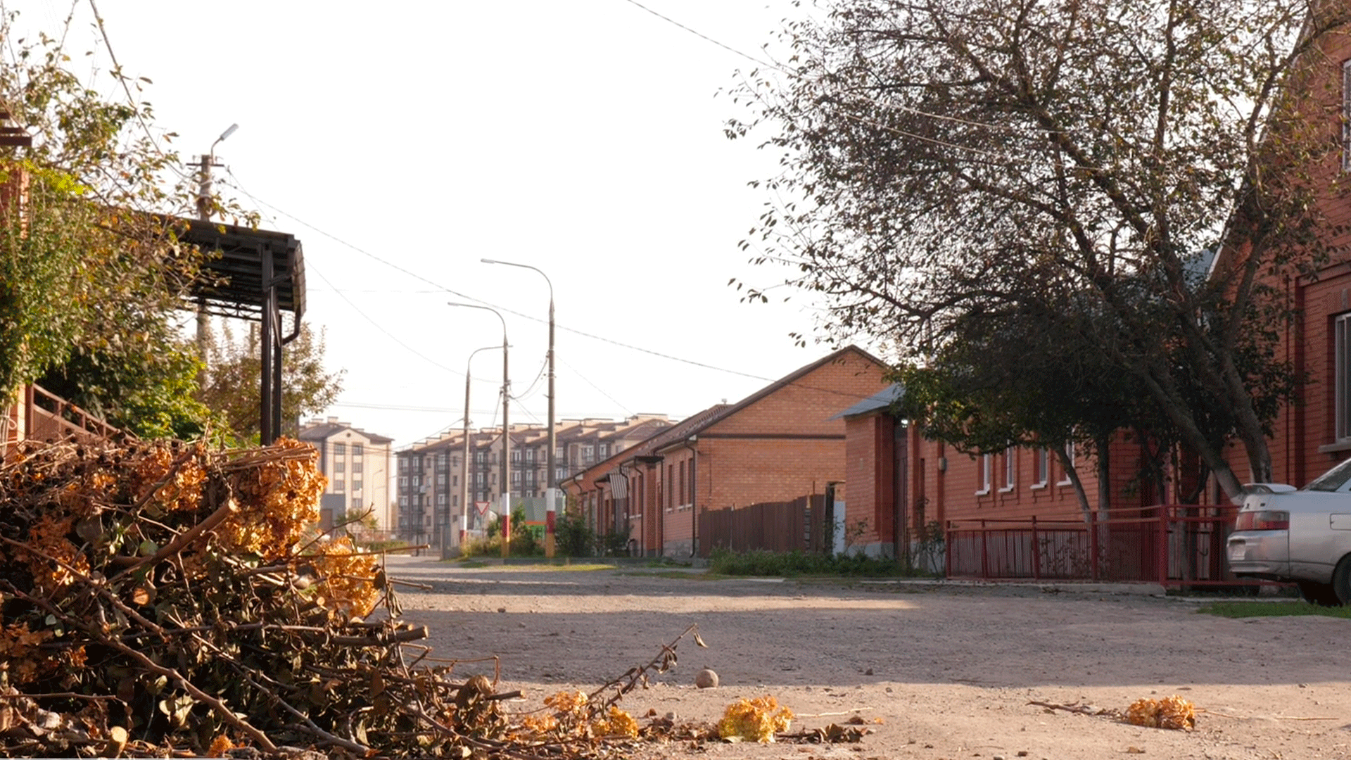 Жители переулка Васо Абаева в Беслане жалуются на состояние дороги