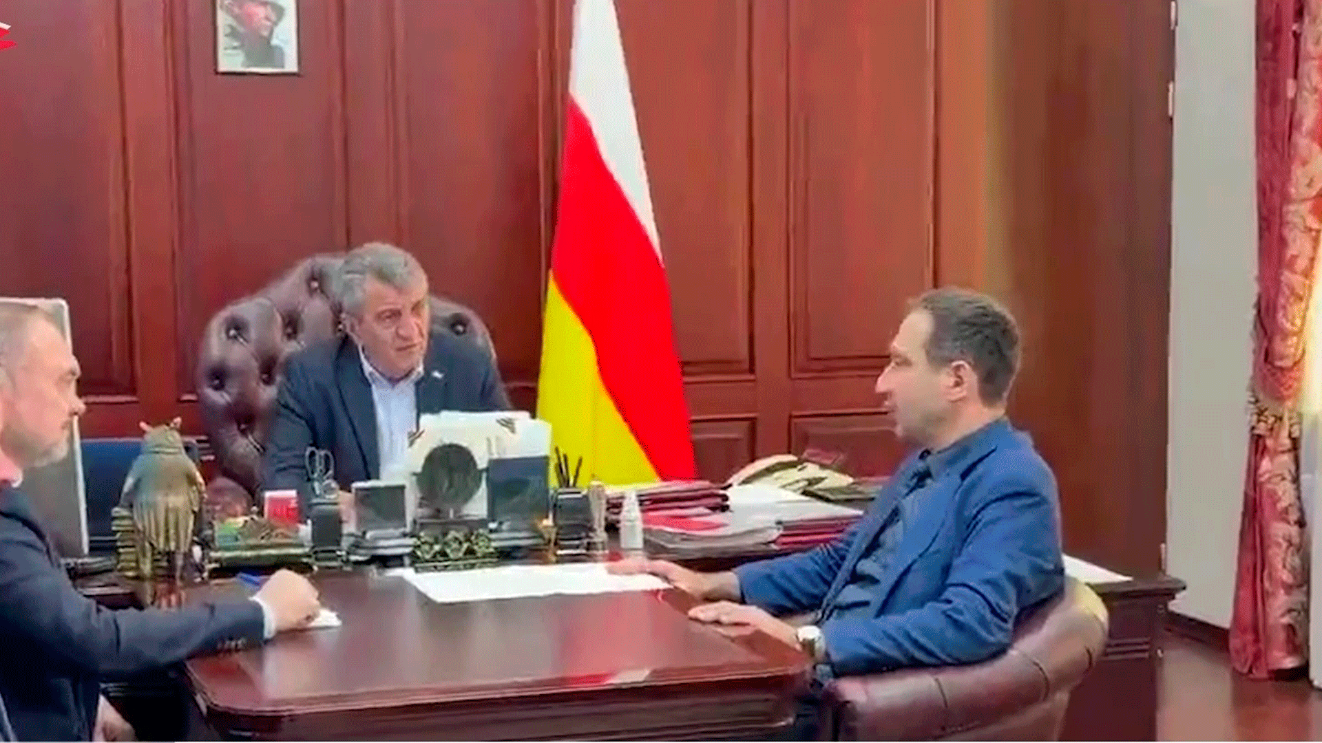 Сергей Меняйло встретился с руководством «Новапорт Холдинг» и генеральным директором аэропорта Владикавказ Андреем Чурюмовым